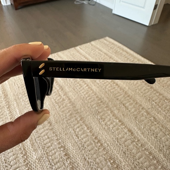 Stella McCartney cat sunglasses 🕶️ - Picture 2 of 4